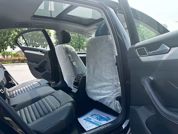 Фото 18 - Volkswagen Magotan