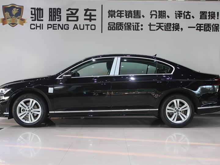 Фото 23 - Volkswagen Magotan