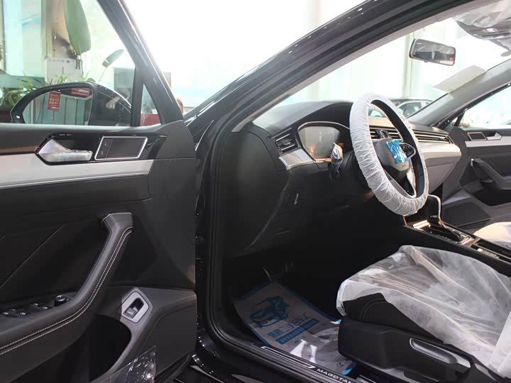 Фото 32 - Volkswagen Magotan