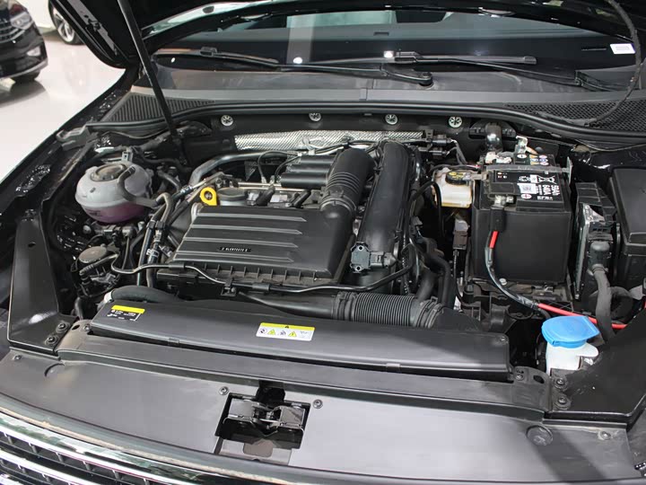 Фото 34 - Volkswagen Magotan