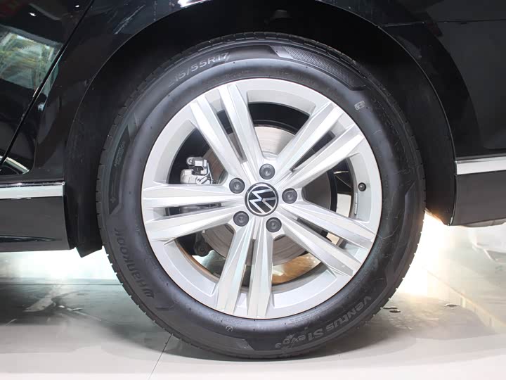 Фото 35 - Volkswagen Magotan