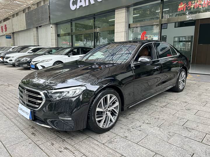 Фото 1 - Mercedes-Benz E-Class