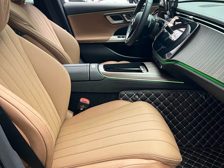 Фото 8 - Mercedes-Benz E-Class