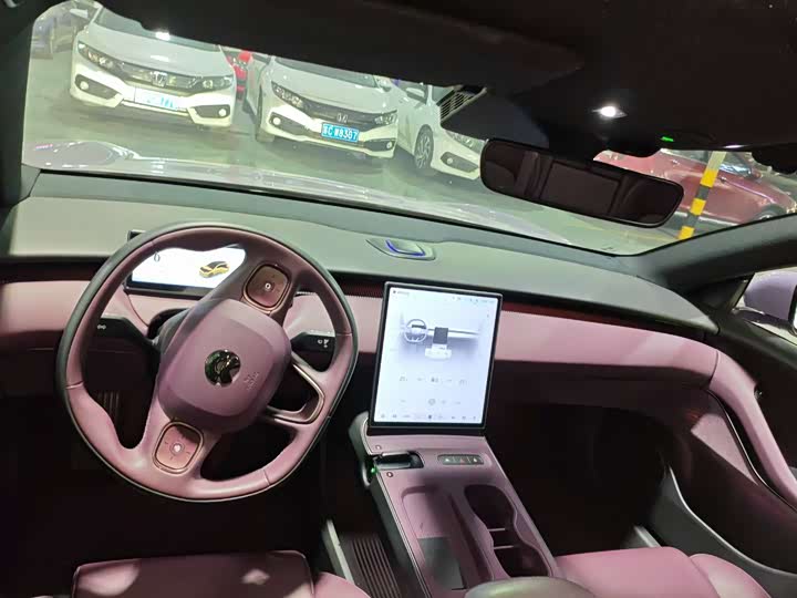 Фото 6 - Nio ET5T