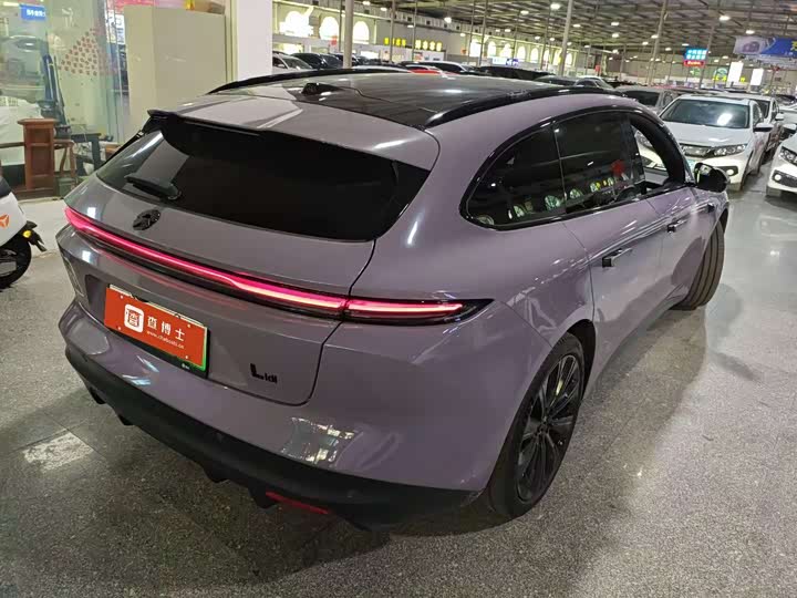 Фото 9 - Nio ET5T