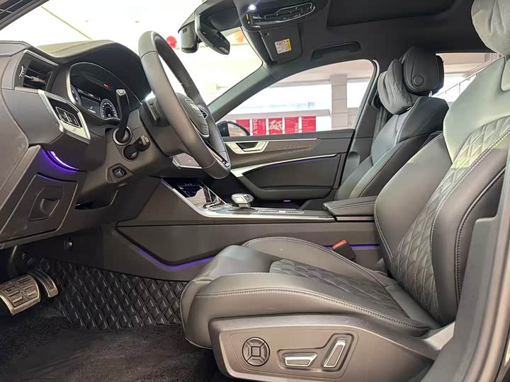 Фото 4 - Audi A6L