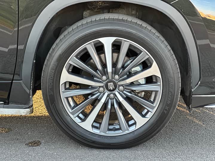 Фото 8 - Toyota Crown Kluger