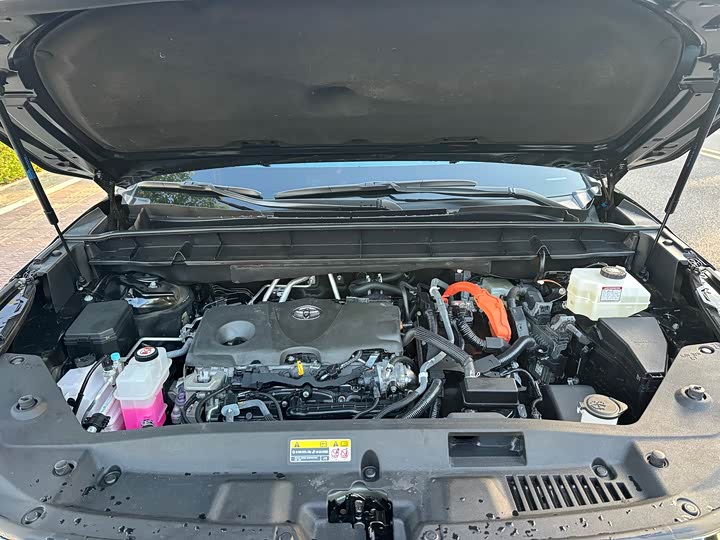 Фото 9 - Toyota Crown Kluger