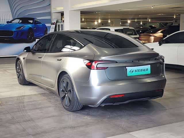 Фото 7 - Tesla Model 3