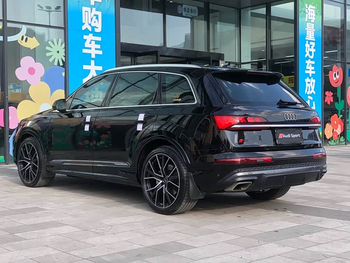 Фото 8 - Audi Q7