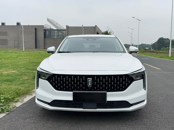 Фото 2 - Bestune B70