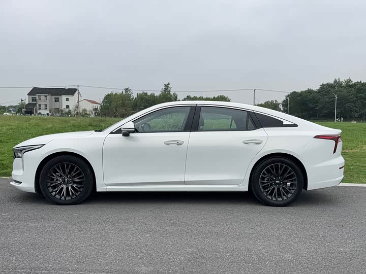 Фото 4 - Bestune B70