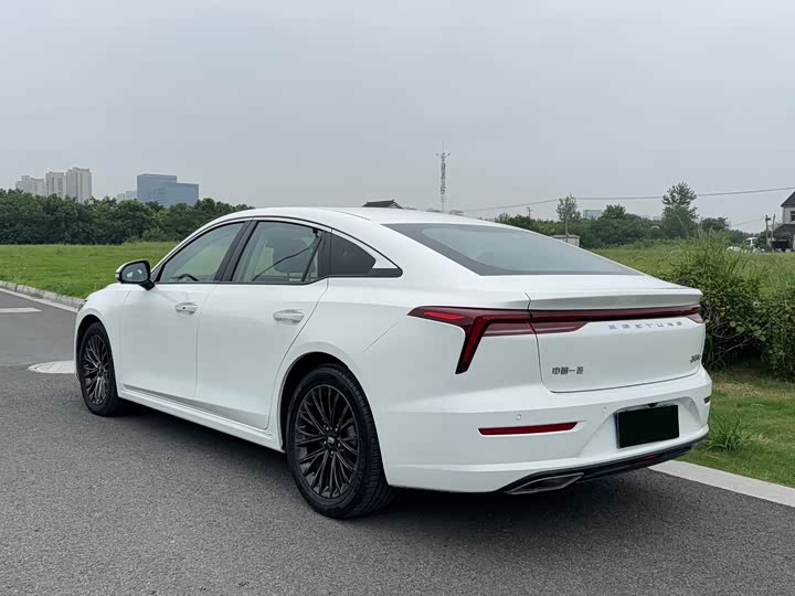 Фото 5 - Bestune B70