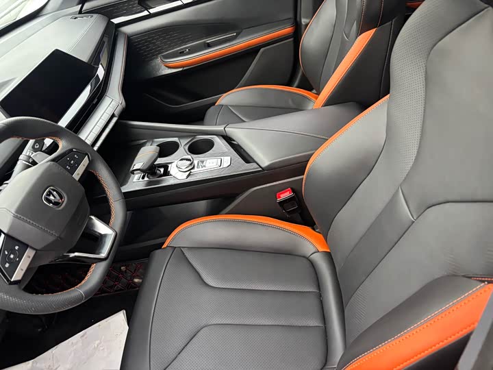 Фото 4 - Changan UNI-V