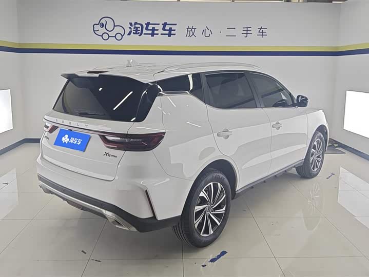 Фото 3 - Geely Vision X6