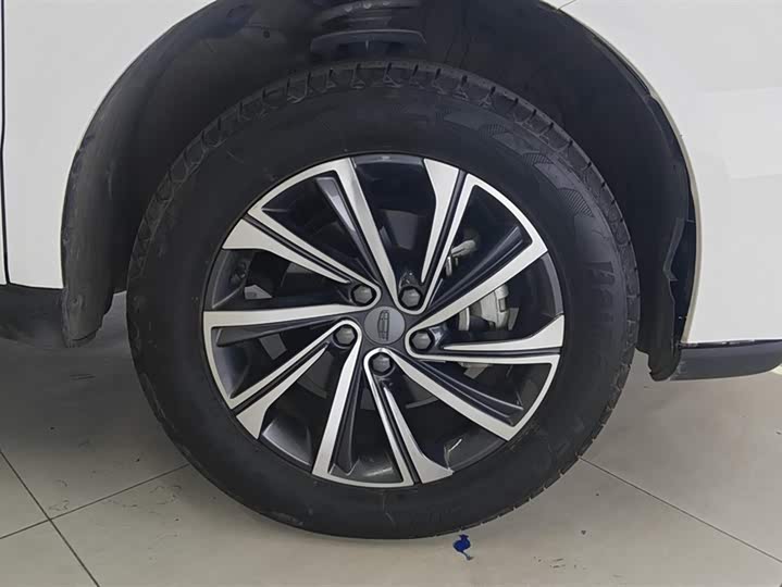 Фото 6 - Geely Vision X6