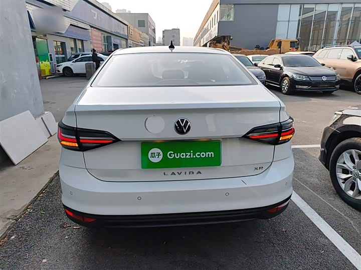 Фото 6 - Volkswagen Lavida