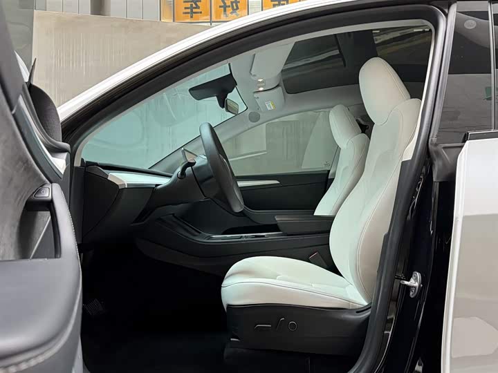 Фото 9 - Tesla Model Y