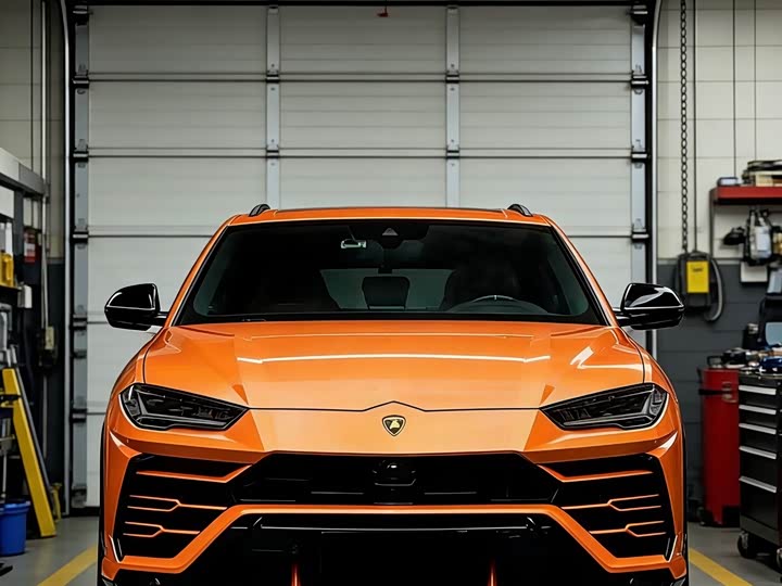Фото 2 - Lamborghini Urus