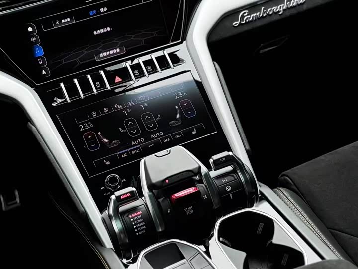 Фото 7 - Lamborghini Urus