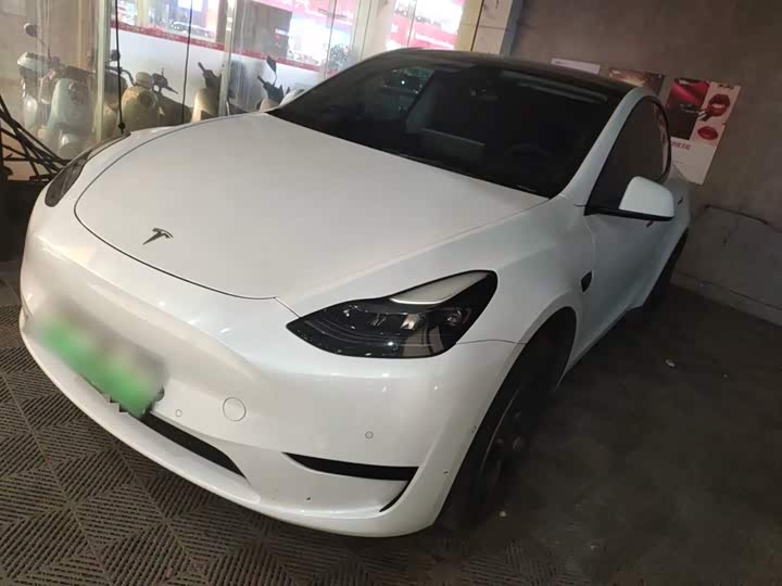 Фото 1 - Tesla Model Y