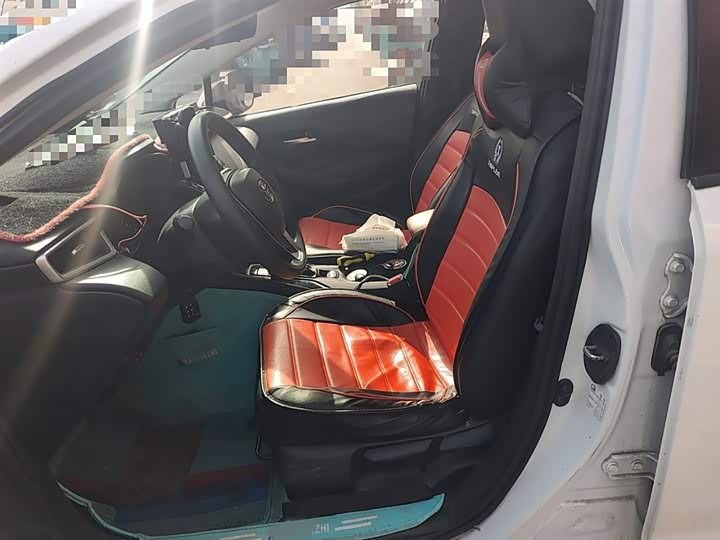 Фото 8 - Toyota Corolla