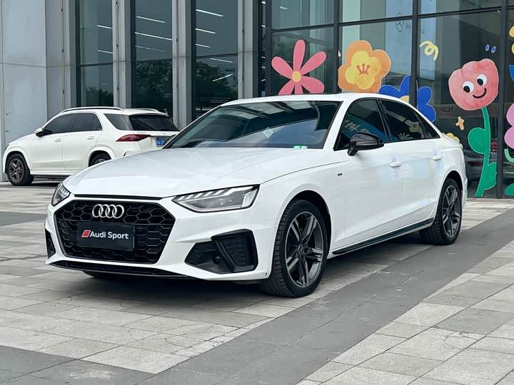 Фото 1 - Audi A4L