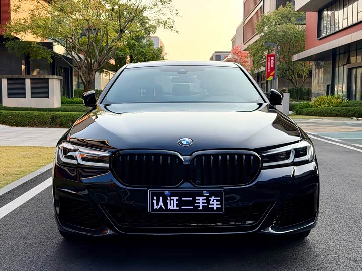 Фото 2 - BMW 5 Series