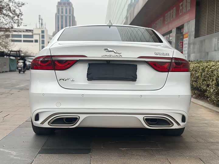 Фото 5 - Jaguar XF L