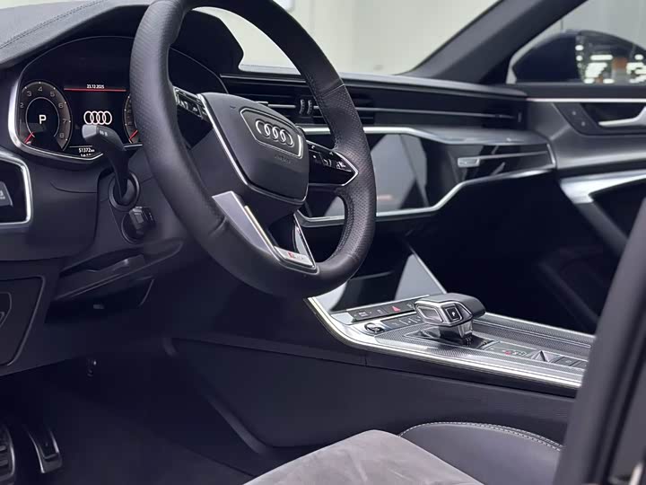 Фото 7 - Audi A6L