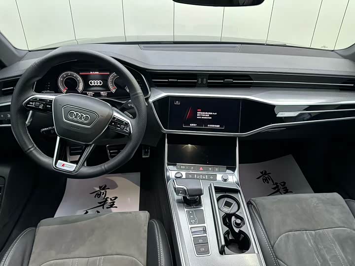 Фото 9 - Audi A6L