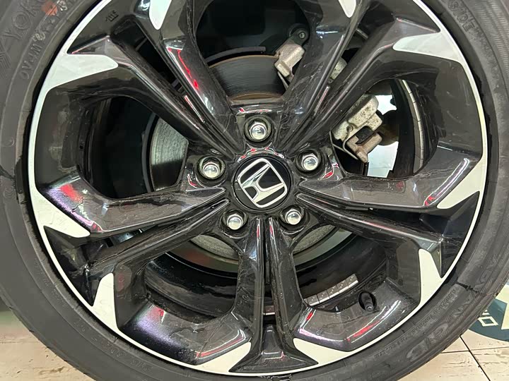 Фото 8 - Honda Civic