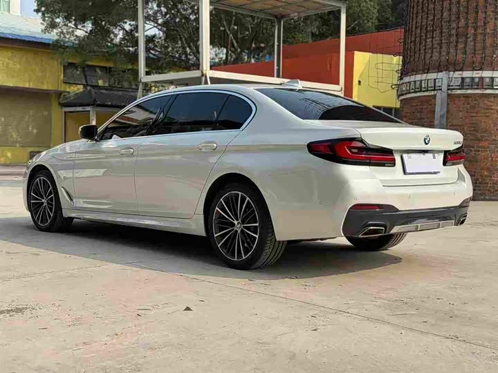 Фото 6 - BMW 5 Series