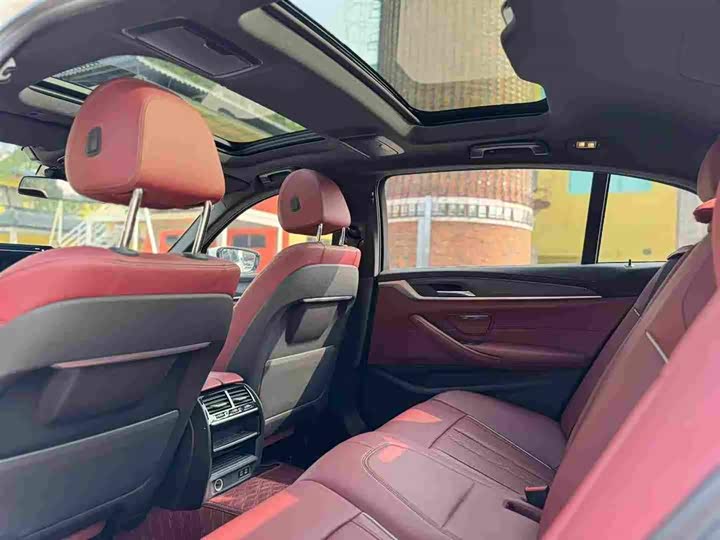 Фото 9 - BMW 5 Series