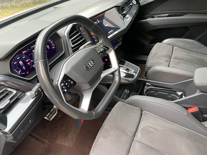 Фото 7 - Audi Q4 e-tron