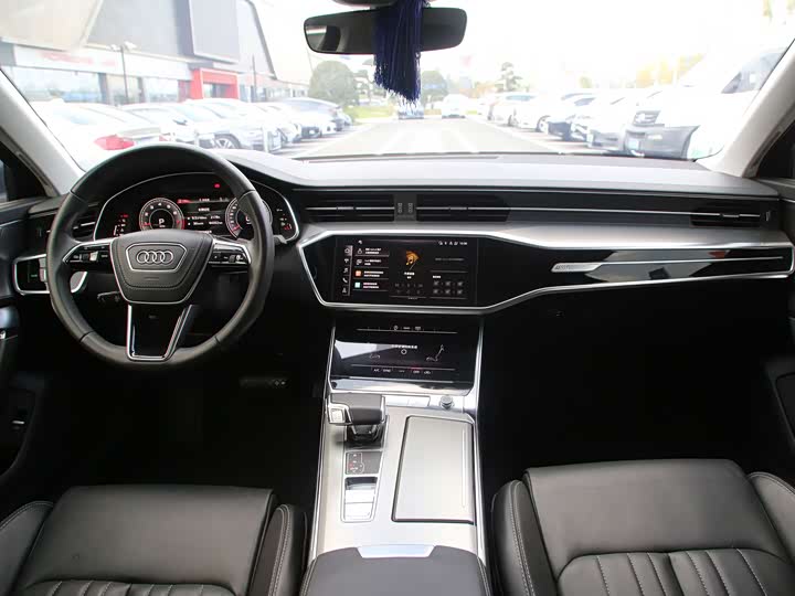 Фото 4 - Audi A6L