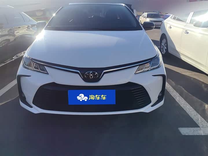 Фото 2 - Toyota Corolla