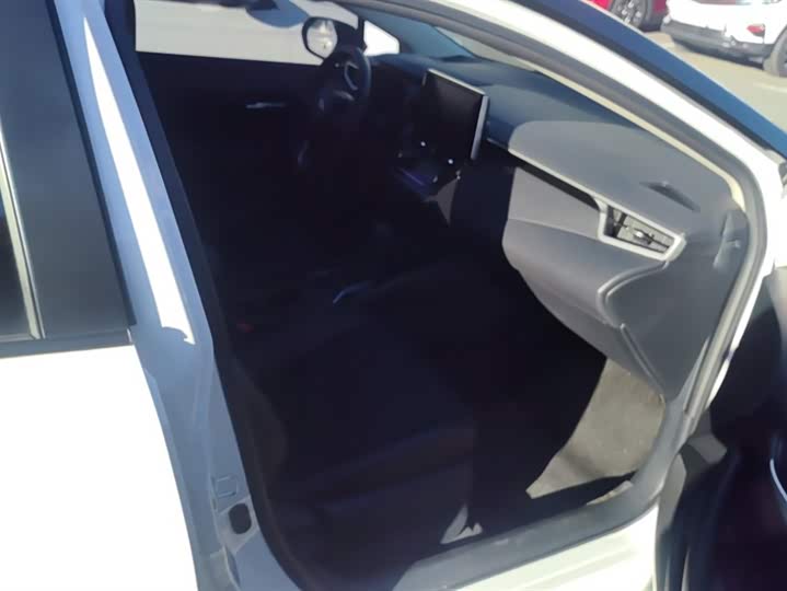 Фото 8 - Toyota Corolla