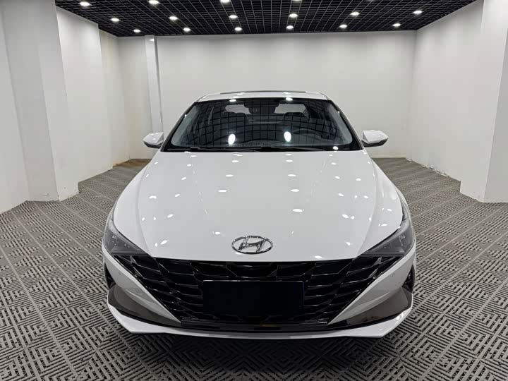 Фото 2 - Hyundai Elantra N line