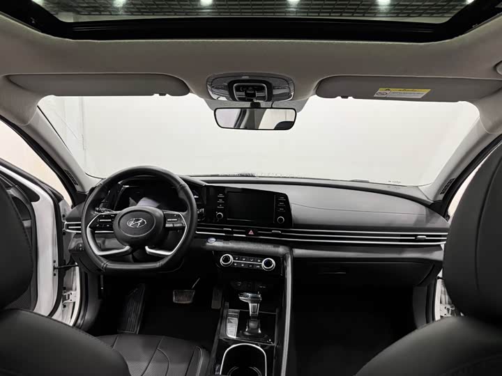 Фото 5 - Hyundai Elantra N line