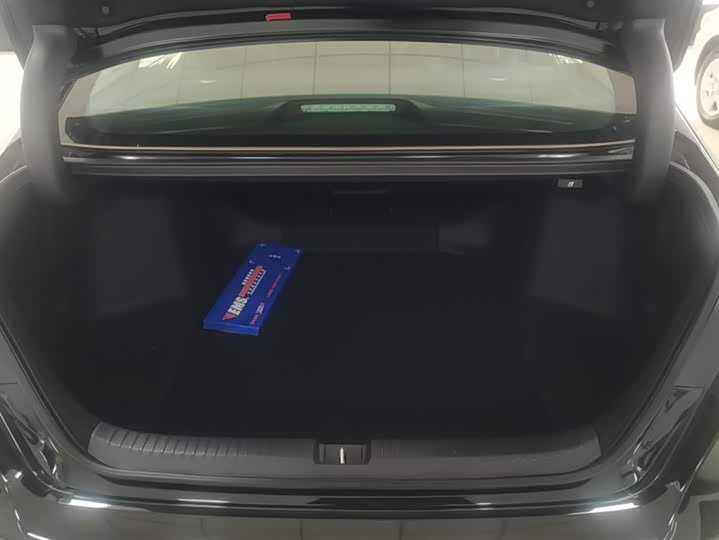 Фото 4 - Honda Accord