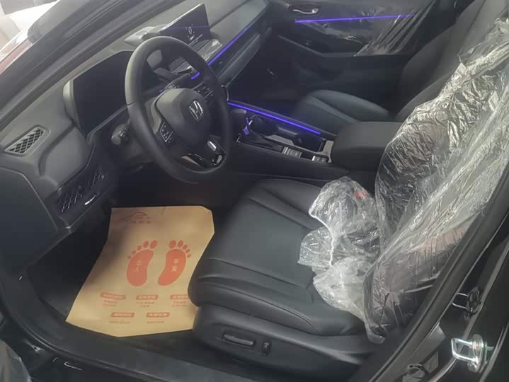 Фото 9 - Honda Accord