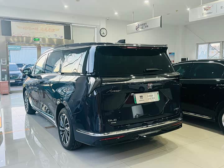 Фото 5 - Buick GL8 Hybrid