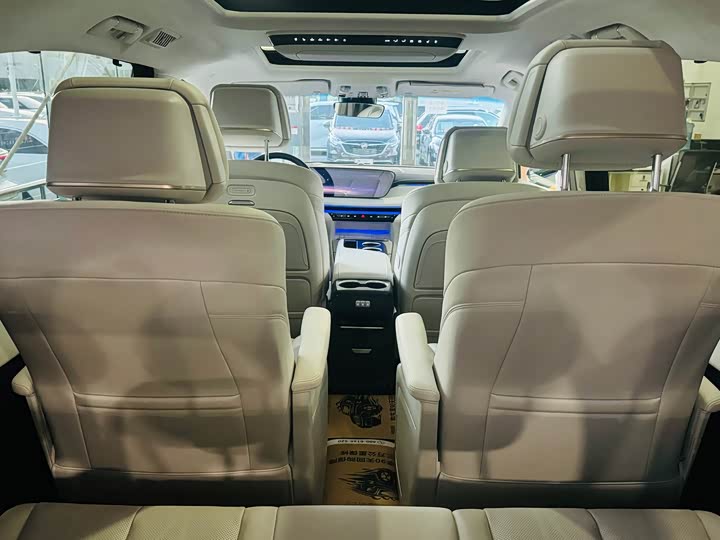 Фото 9 - Buick GL8 Hybrid