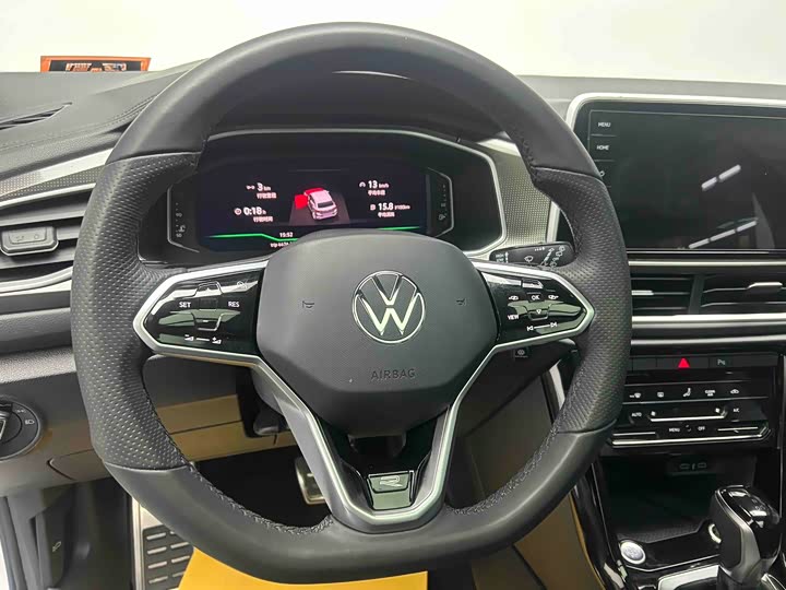 Фото 6 - Volkswagen T-Roc