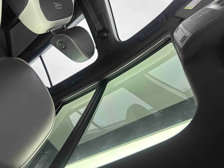 Фото 9 - Volkswagen T-Roc