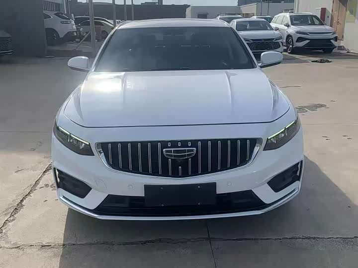 Фото 2 - Geely Preface