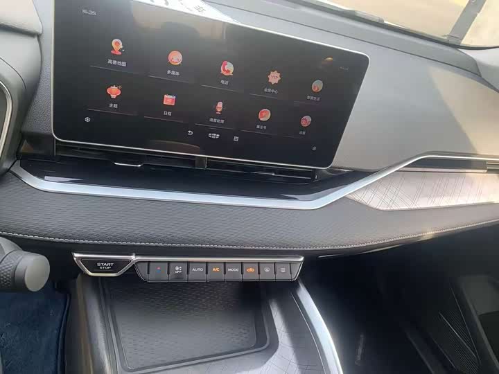 Фото 8 - Geely Preface