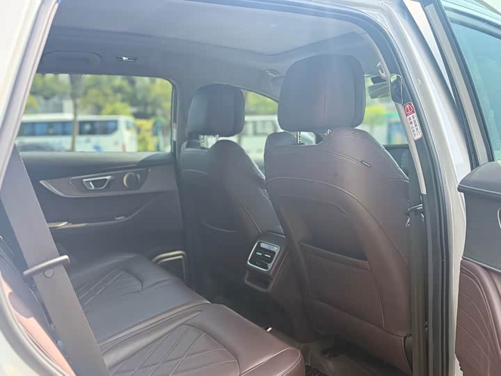 Фото 9 - Chery Tiggo 8 Pro