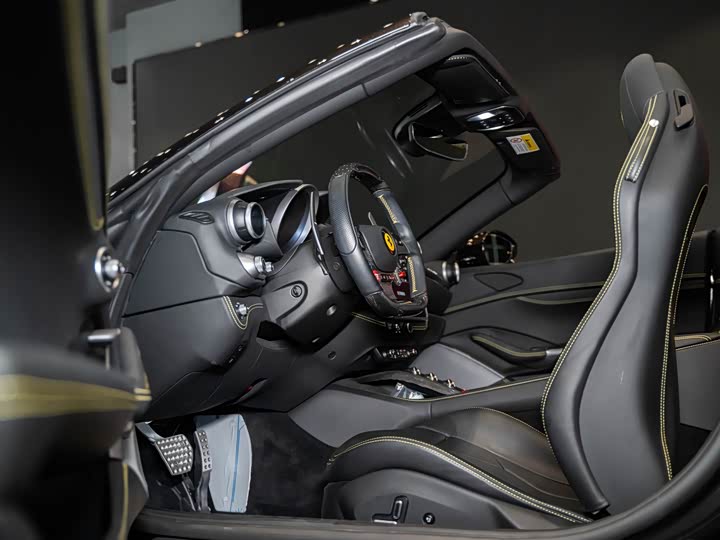 Фото 5 - Ferrari Portofino